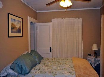 Lazy T Ranch Guest House Manhattan Kültér fotó